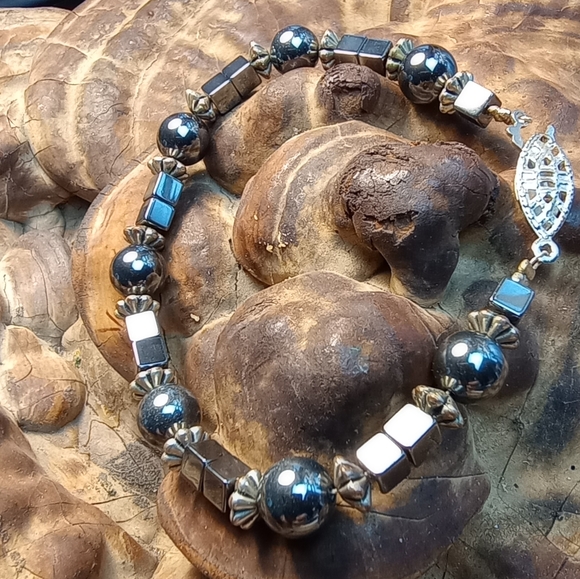 Hematite-colored Bead Bracelet, 7.5" Non-Magnetic 15.59gm - Picture 2 of 5